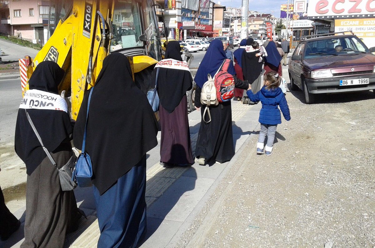 #Ankara olarak haksız bir şekilde tutuklu bulunan AlparslanHocama Özgürlük İSTİYORUZ..