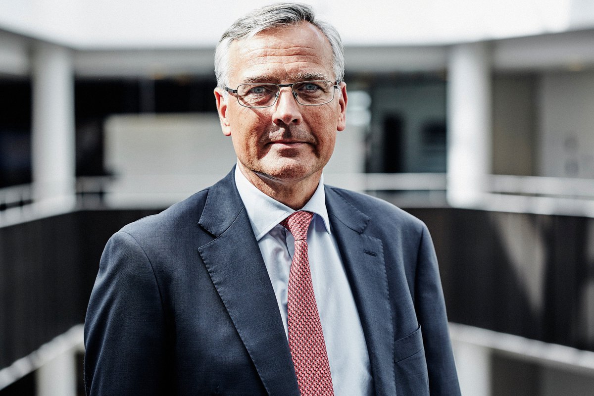 Maersk's tweet photo. Vice CEO Claus V. Hemmingsen is to leave A.P. Moller - Maersk after having successfully concluded the separation of the oil and oil related businesses. https://t.co/Ezgp5YIkSU https://t.co/FP1mhvzAA4
