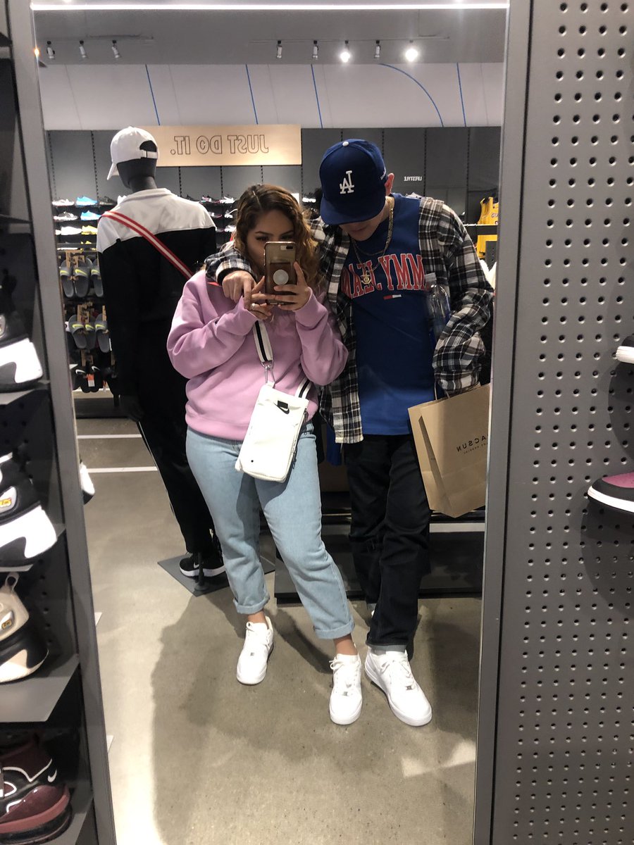 VargasSerina's tweet photo. HI GUYS THIS IS MY HUSBAND RIGHT HERE!!!! I love and miss you 🥰❤️❤️❤️ https://t.co/fhxKeSK5xW