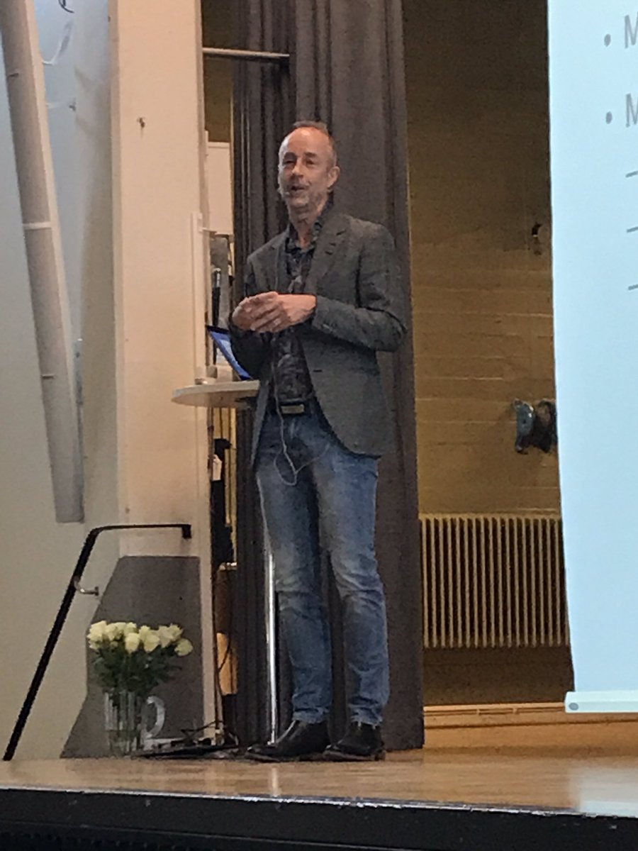 Idag lyssnar rektorerna i Göteborg till <a href="/ForskarBlossing/">Ulf Blossing</a> ”uppdraget är att anpassa undervisningen till eleverna” -jag njuter. #rektorsverkstadgbg