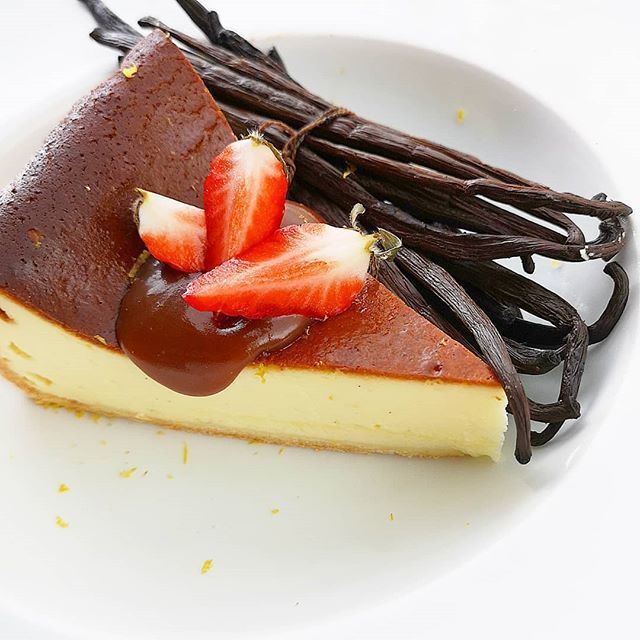 Bistronomique's tweet photo. French Cheesecake..... #tarteaufromageblanc #cheesecake #vanill #citron #car #dessert #pâtisserie #pastry #faitmaison #bakery #toulouse #yummy - #Toulouse https://t.co/XDYJXsqk2z