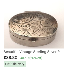 CuteCollectabl1's tweet image. This charming vintage SOLID SILVER pill / snuff box has ben reduced for ONE DAY ONLY. Grab a real bargain - etsy.com/uk/shop/CuteCo…

#solidsilverbox #sterlingsilverbox #silversnuffbox #silverpillbox #easterdeals #sale #antiques #vintage #antiquesroadshow