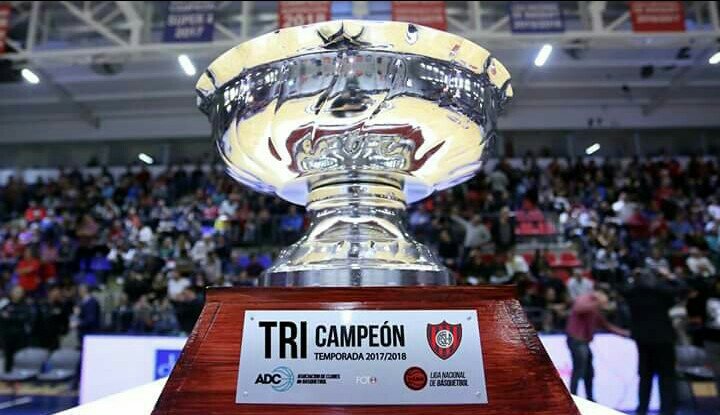 cuervotwiterook's tweet photo. Con el basquet volvió la gloria a Boedo!! TriCampeon de la LNB, SuperCopa 2018, BiCampeon de América 2018/2019!!!
#111AñosDePasion #111AñosCASLA https://t.co/ikntOPANHR