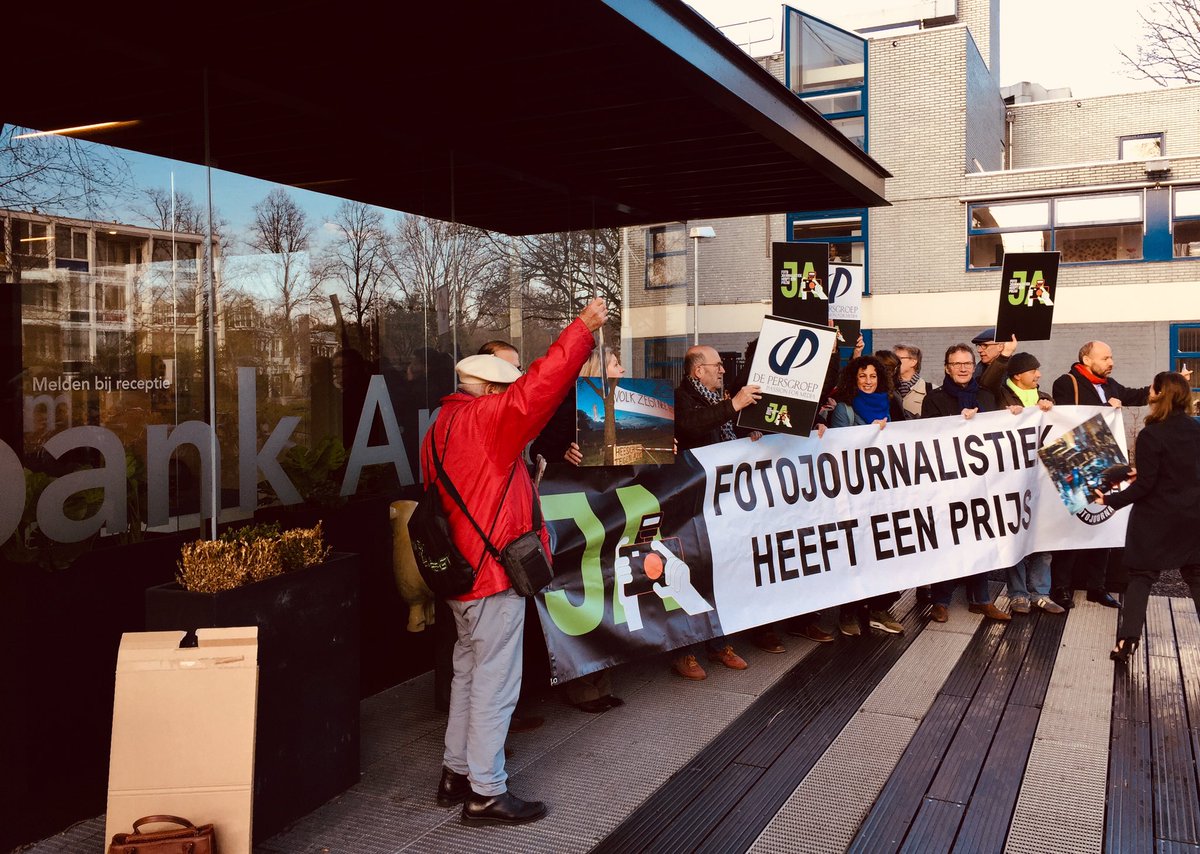 dupho_nl's tweet photo. Wij gaan beginnen met de rechtszaak tegen de Persgroep over onredelijke tarieven!! @dupho_nl @NVFBeeld https://t.co/AtgEIXOpoF