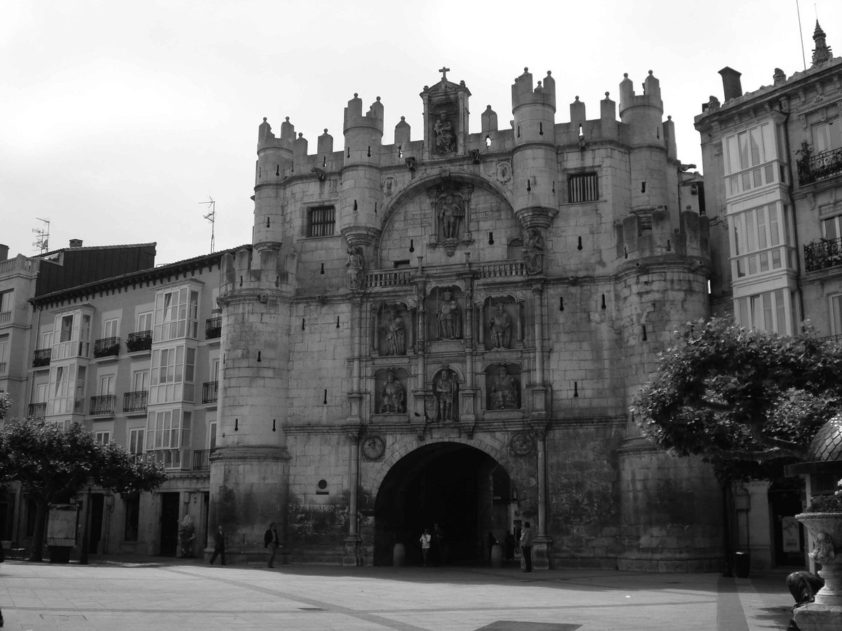oscarvendrellf's tweet photo. Arco de Santa María...Burgos #Burgos #España #Spain #Fotografia #Photography #BlanciNegre #BlancoyNegro #ArcoDeSantaMaria #BlackAndWhitePhotography #Black #White #pics #landscapephotography #landscape #pictures #picture #ig_spain #igers #CastillayLeón #photo #bnw #bnwphotography https://t.co/jzKcUzURBD