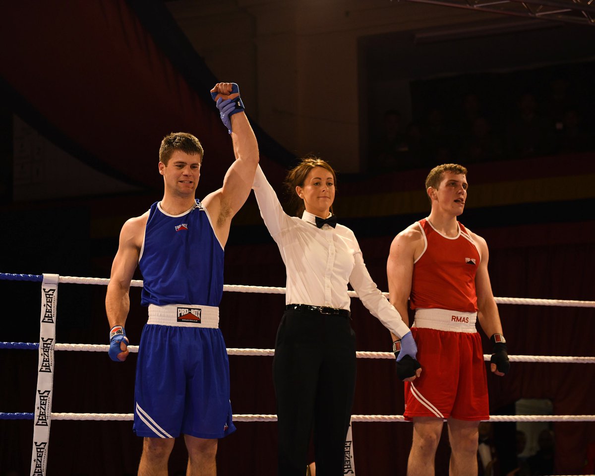 Sergeant Smith of @96Squadron is the only serving female boxing referee and 1 of only 6 in the UK! Fantastic achievement! The below shot was @RMASandhurst @OC96Sqn @CO_1ATR @ComdITG @ArmyComdtRMAS @BritishArmy @armyboxingteam @ForcesRadioBFBS @BFBS_Sport @BoxingNewsED #boxing 🥊