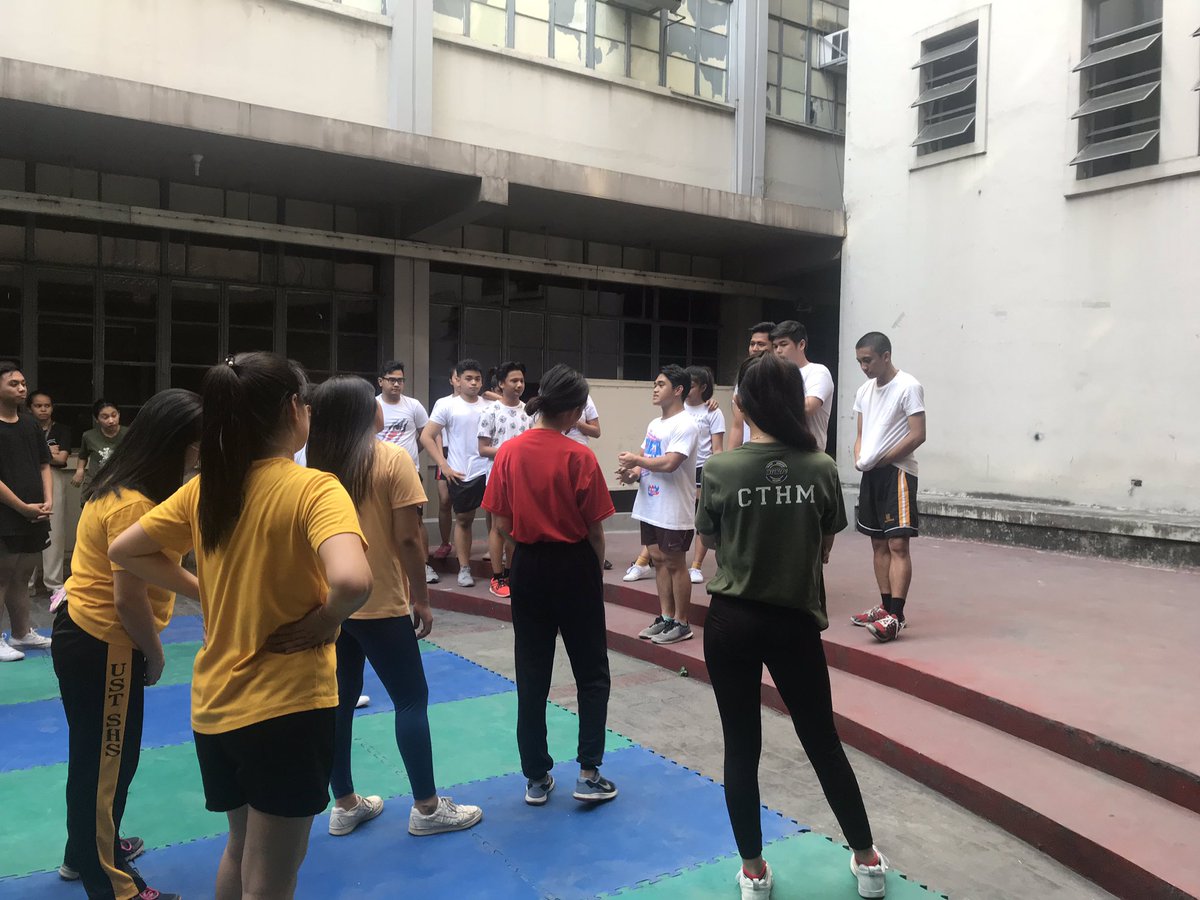 INTENZYC's tweet photo. We are now starting the cheerleading workshop! Special thanks to Engineering IICS Pep Squad ππ #CTHMCollegeWeek19 #CTHMUpand13eyond https://t.co/4EPToBBv3H