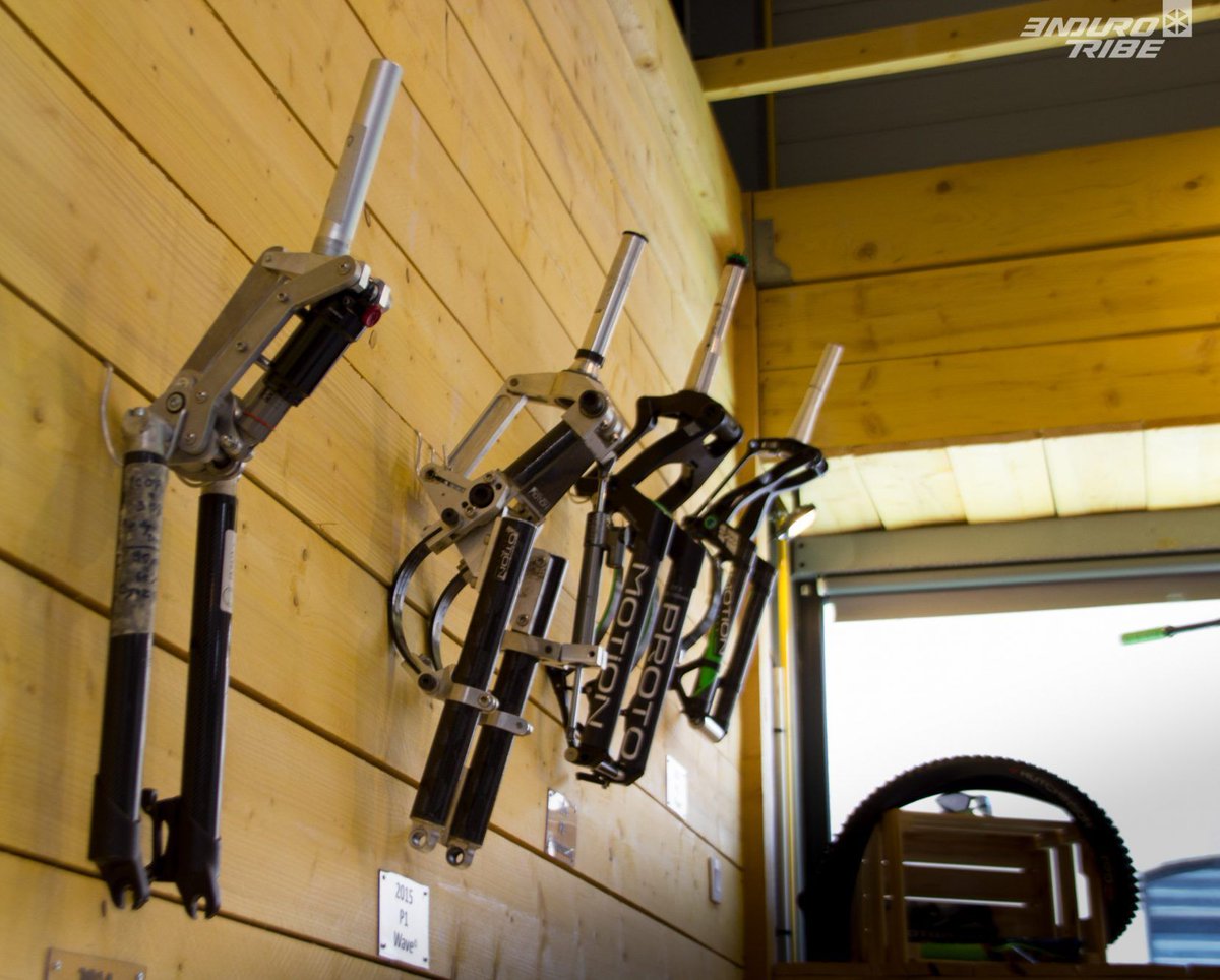 MotionRideFr's tweet image. La fourche MOTION E18 étudiée par l’œil expert de @endurotribe, c'est par ici &amp;gt;&amp;gt; buff.ly/2usczd3 #antiplongee #antidive #fork #vtt #mbt #sporttech