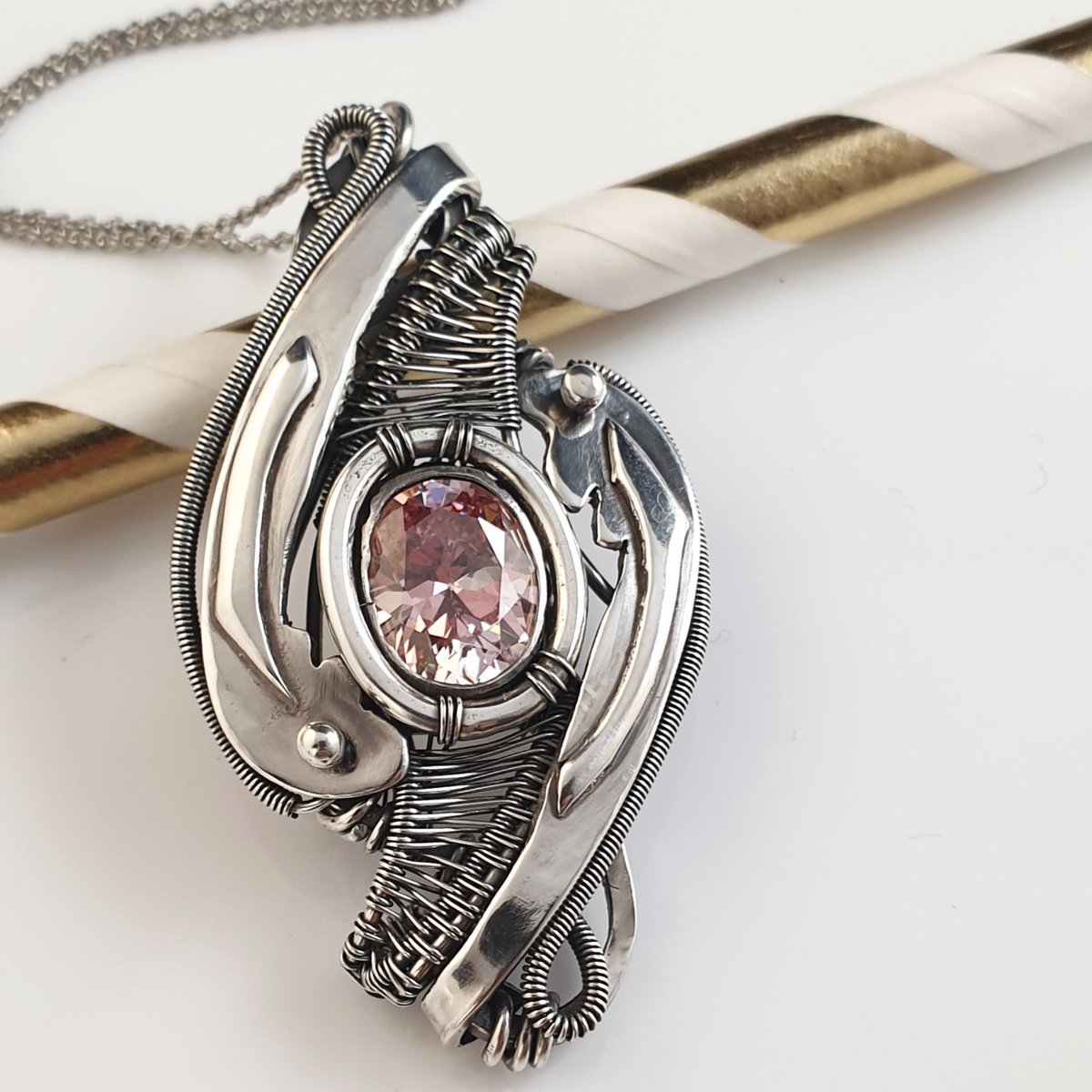 WireWrapGuide's tweet photo. Playing with soldering, wrapping, designing. There were curses. Lots of 'em, so to say that this piece was made with positivity... ehm... (by me) #wirewrapped #wirewrap #jewelry #necklace #pendants #wrapsofig #handmade #wirewrapguide https://t.co/ISAP3e0NDE
