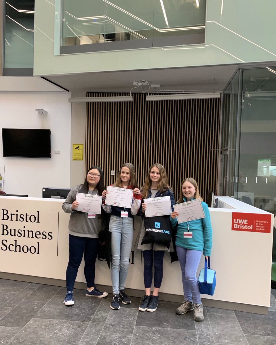 Redmaids' High Computer Science tweet media