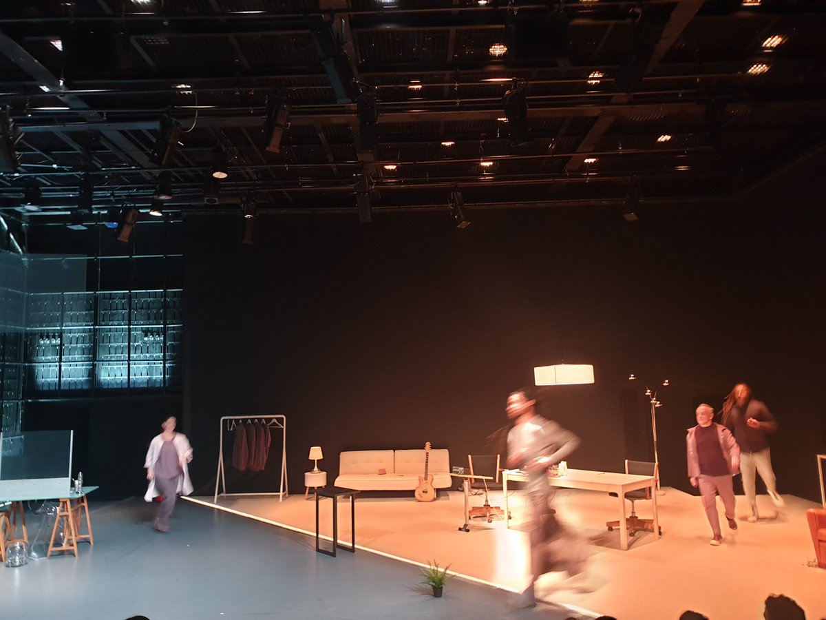 mpiolatsoleymat's tweet photo. Vu hier le beau et fort Fêlures - Le Silence des hommes de #DdeKabal : lignes de failles dans les attendus de la masculinité. Jusqu'au 13/04 @lacolline_tn, puis en mai @Espace_Malraux #shouldgo https://t.co/Fjgtc6BNES