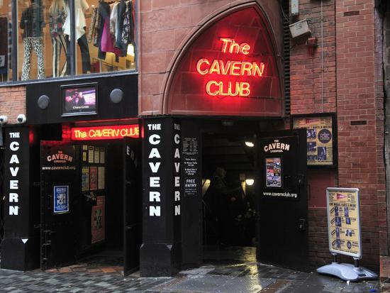 ViewMersey's tweet image. With our rentable property only 6.6 miles from #Anfield and 5.4 miles from #GoodisonPark, check us out for your accommodation next time you visit our great city for the football bit.ly/2NyYnYJ #LiverpoolFC #EvertonFC