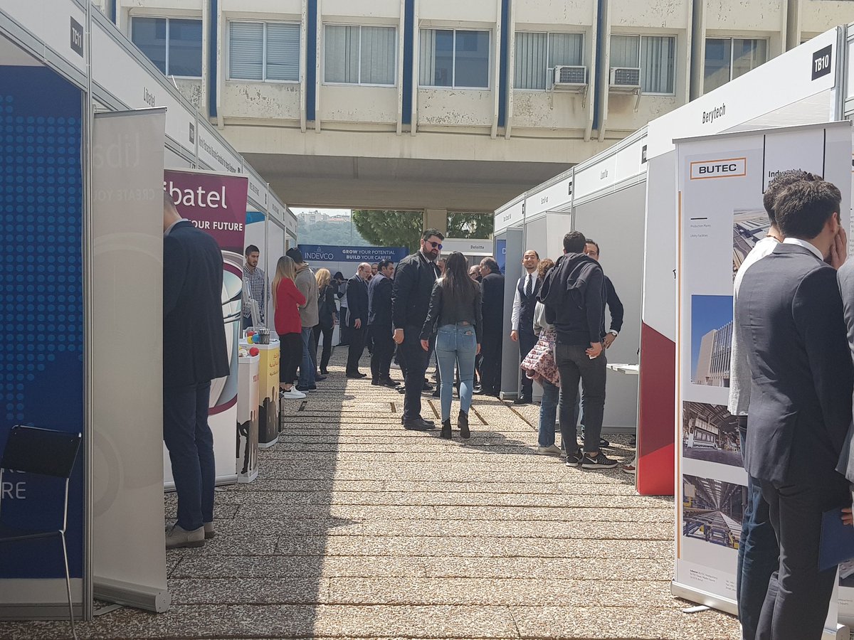 USJLiban's tweet photo. #EnDirect Ouverture officielle de #USJConnect Job Fair &amp; Networking au Campus des sciences et technologies de l'#USJLiban https://t.co/GwDqVAyHOo