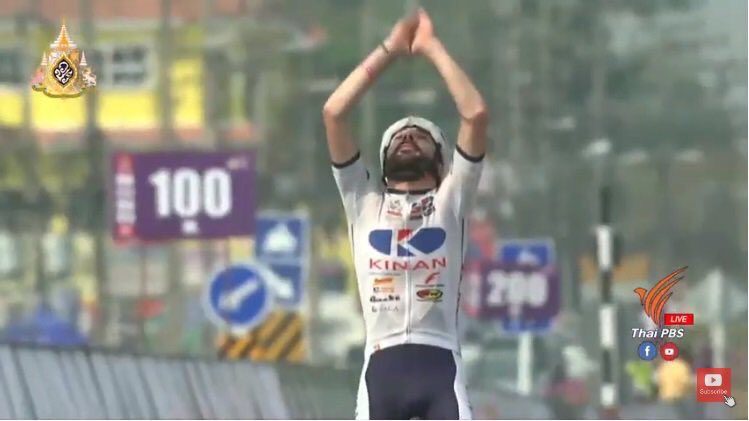 D3NyrYdXoAAPPiH?format=jpg