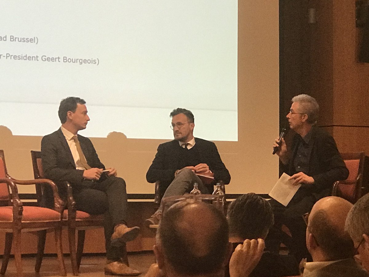 MOBI_VUB's tweet photo. Together with @BcoBrussels , our researchers worked on the research chair about companies and sustainable mobility. Last week at the closing event of this chair a book on company cars was launched. You can buy it here: https://t.co/K6QPx4h4hD
#bedrijfswagens #companycars https://t.co/nRtSQOqTdO