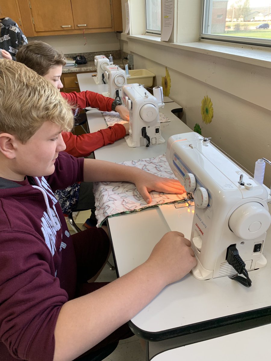 campmommy's tweet photo. Making pillows! #reallife #projectlearning #somuchthread @PinkstonMiddle @Dr_JakeLong https://t.co/eEFXznanpI