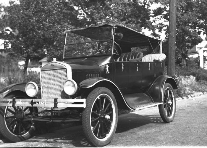 yadleen1's tweet photo. @VoyHistory I just got my first new car and headed to the movies destressing over my destroyed farm 🙏😠🍿 #blessed #new car smell https://t.co/dP83pzmqQ7