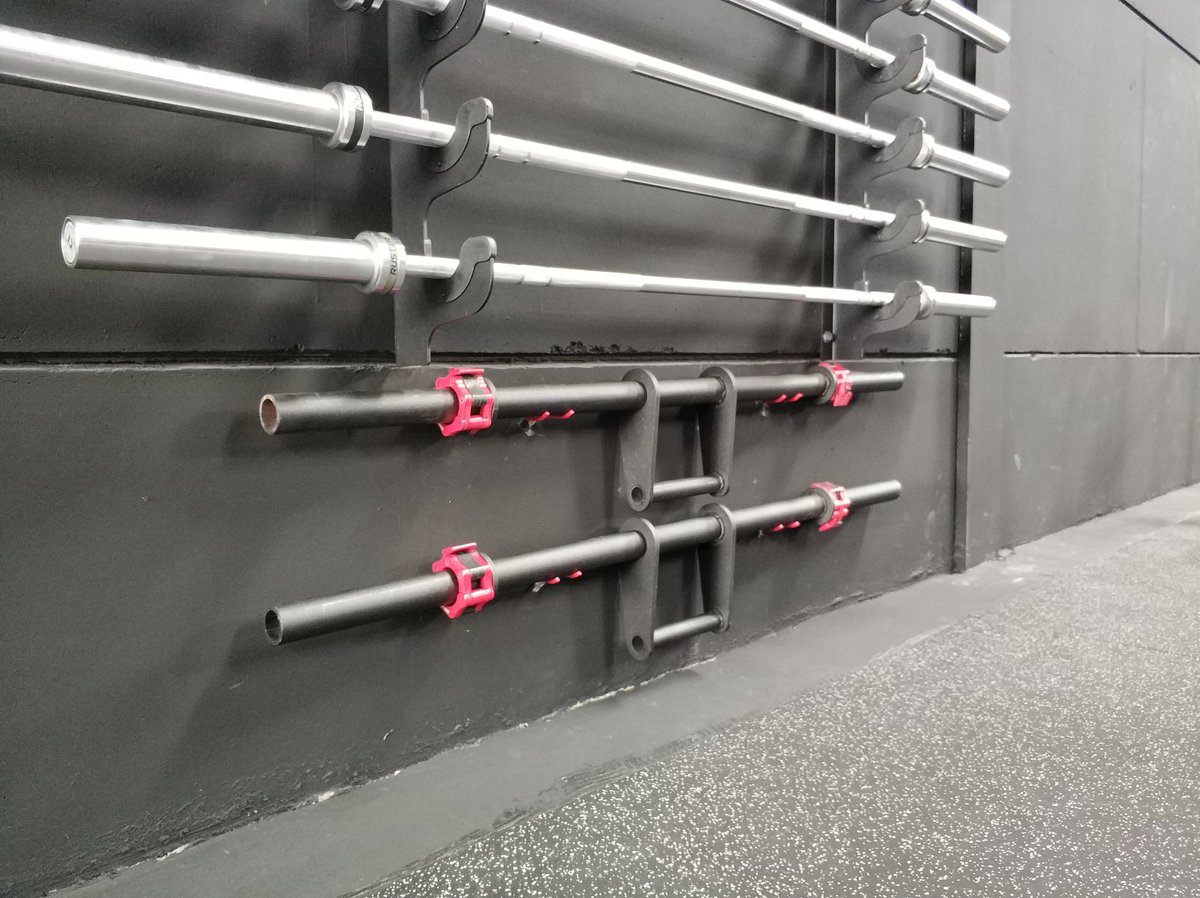 CStarttime's tweet photo. Atención crossfitteros tenemos nuevo material: combas, chalecos lastrados y dos barras para hacer farmer de strongman, a usarlo!
#CrossFit #CrossFitStarttime #Jaén #rusterfitness #CrossFitworld #CrossFitSpain #CrossFitEspaña #Wod #Box #CrossFitOpen #assaultairbike #concept2 https://t.co/EzJRzu7nNy