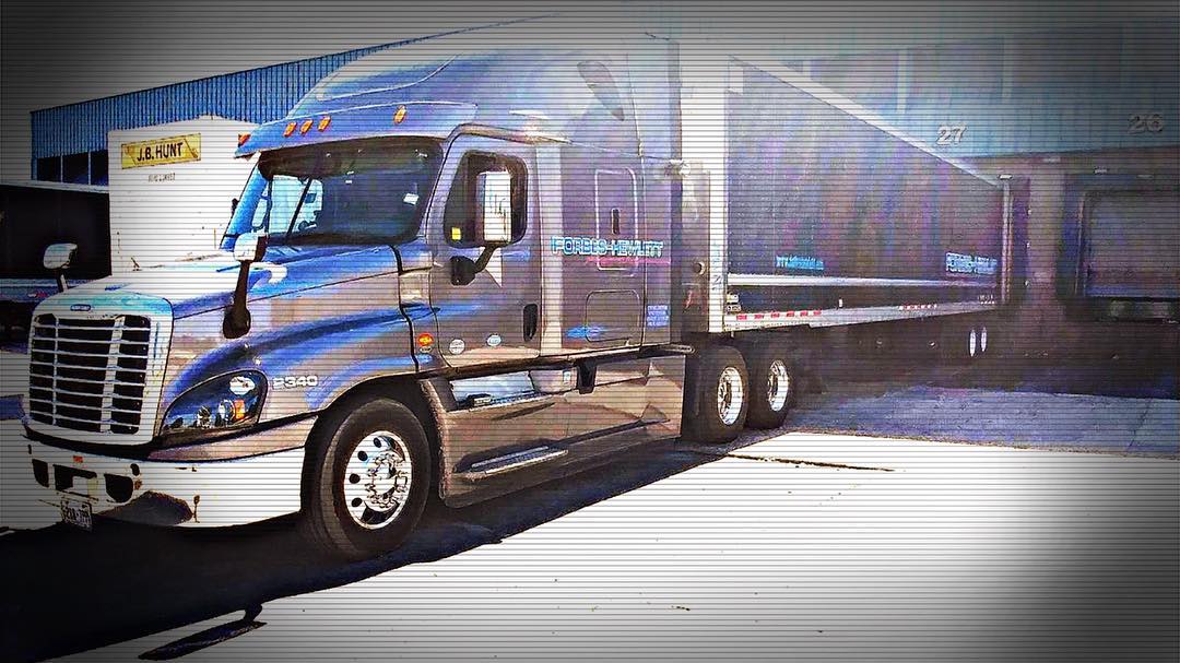 ForbesHewlett's tweet photo. How could I dance with another, when I saw you standing there 🎵🎵
#forbeshewlett #jointheforbesfamily #earnmorewithforbes  #trucking  #freightliner  #truckporn #trucknation #drip #thankatrucker #puttingstyleinrverymile #stylinandprofilin #isawherstandingthere #thebeatles https://t.co/ljnkDQClH9