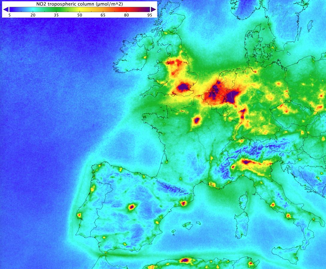 Many times an image is worth a thousand words. #NO2 concentrations measured by the Copernicus Sentinel-5P satellite from the European Space Agency (<a href="/esa/">European Space Agency</a>). April to September 2018.