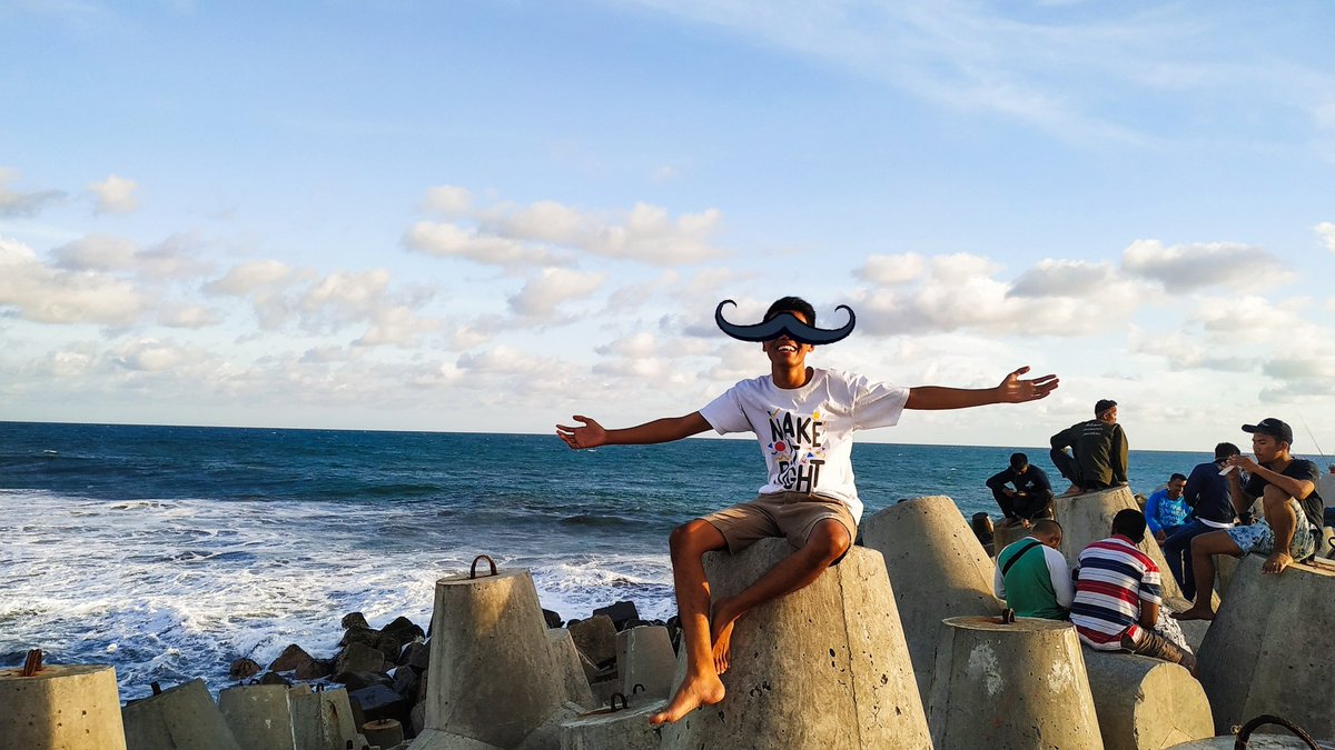 witjaksonowicak's tweet image. Wednesday, 3 April 2019 with my beloved friends and beloved sister! #pesonaIndonesia #visitkulonprogo #kulonprogo #yogyakarta #beach #glagah