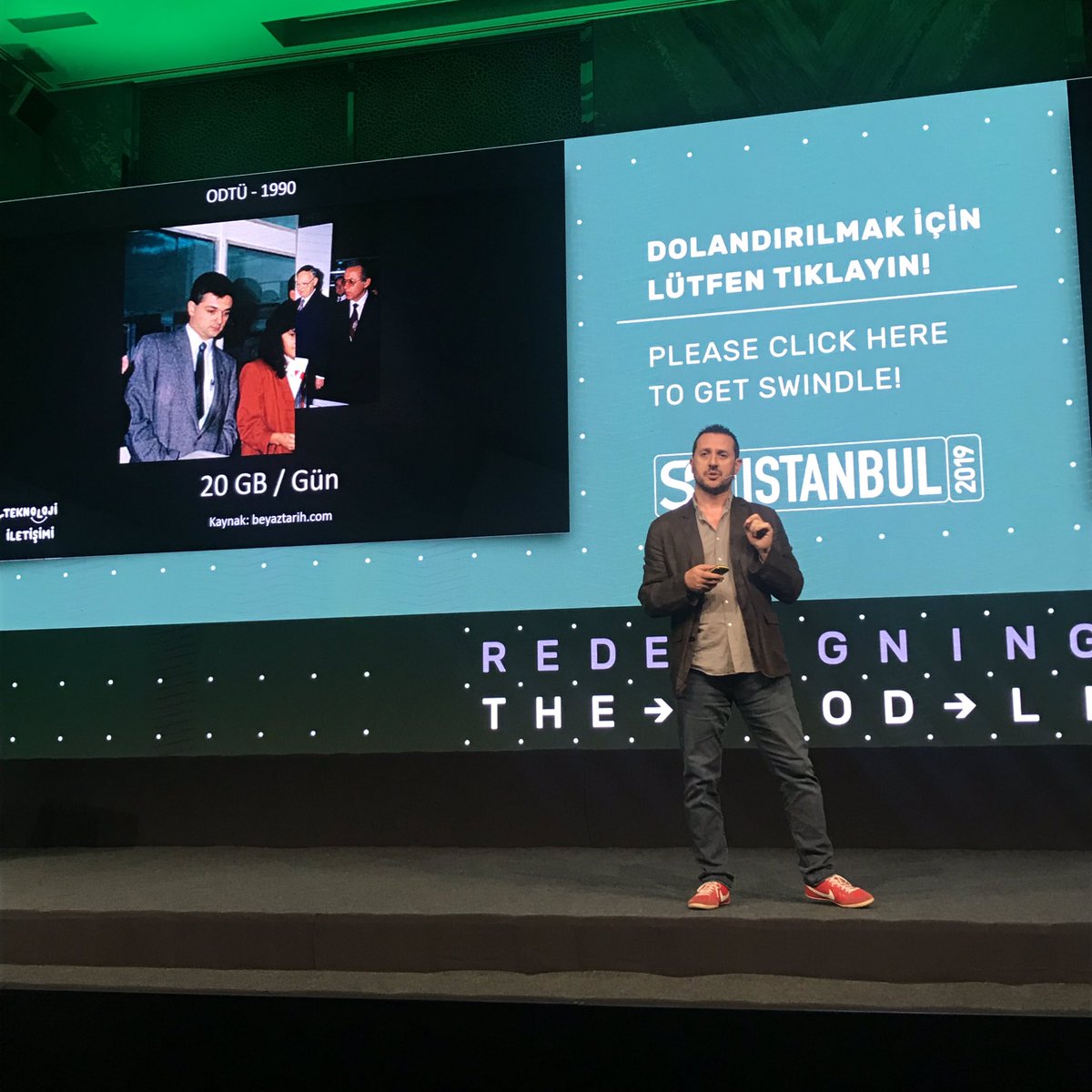 Dolandırılmak İçin Lütfen Tıklayın! konusu ile Teknoloji İletişimcisi Dr. Sertaç Doğanay Sustainable Brands sahnesinde!
<a href="/sertacdoganay/">Dr. Sertaç Doğanay</a> 

#SB19ISTANBUL #sustainablebrands #surdurulebilirmarkalar