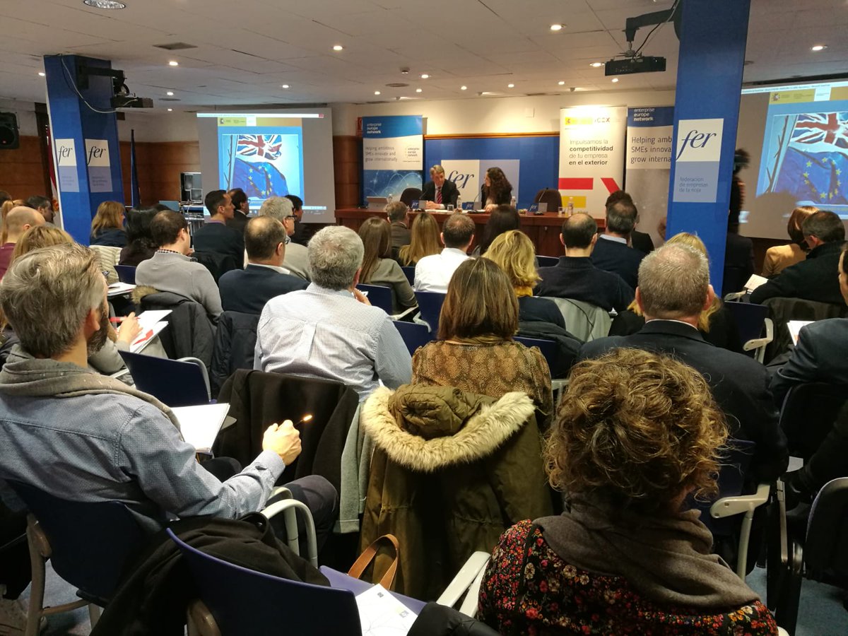 SE_Comercio's tweet photo. #ComercioInforma nueva jornada divulgativa "La empresa española ante el #Brexit " en La Rioja. Guillermo Kessler, Subdirector General de Comercio Internacional de Mercancías de la @SE_Comercio, explica los #EfectoBrexit en el comercio de bienes y servicios. 📊✏️🔊 https://t.co/ZMC5ljNA2A