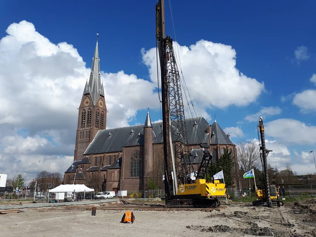 LdDrijver's tweet photo. Feestpaal 41 app. Gantelhuys #poeldijkdorp https://t.co/zwGv3lpgLK