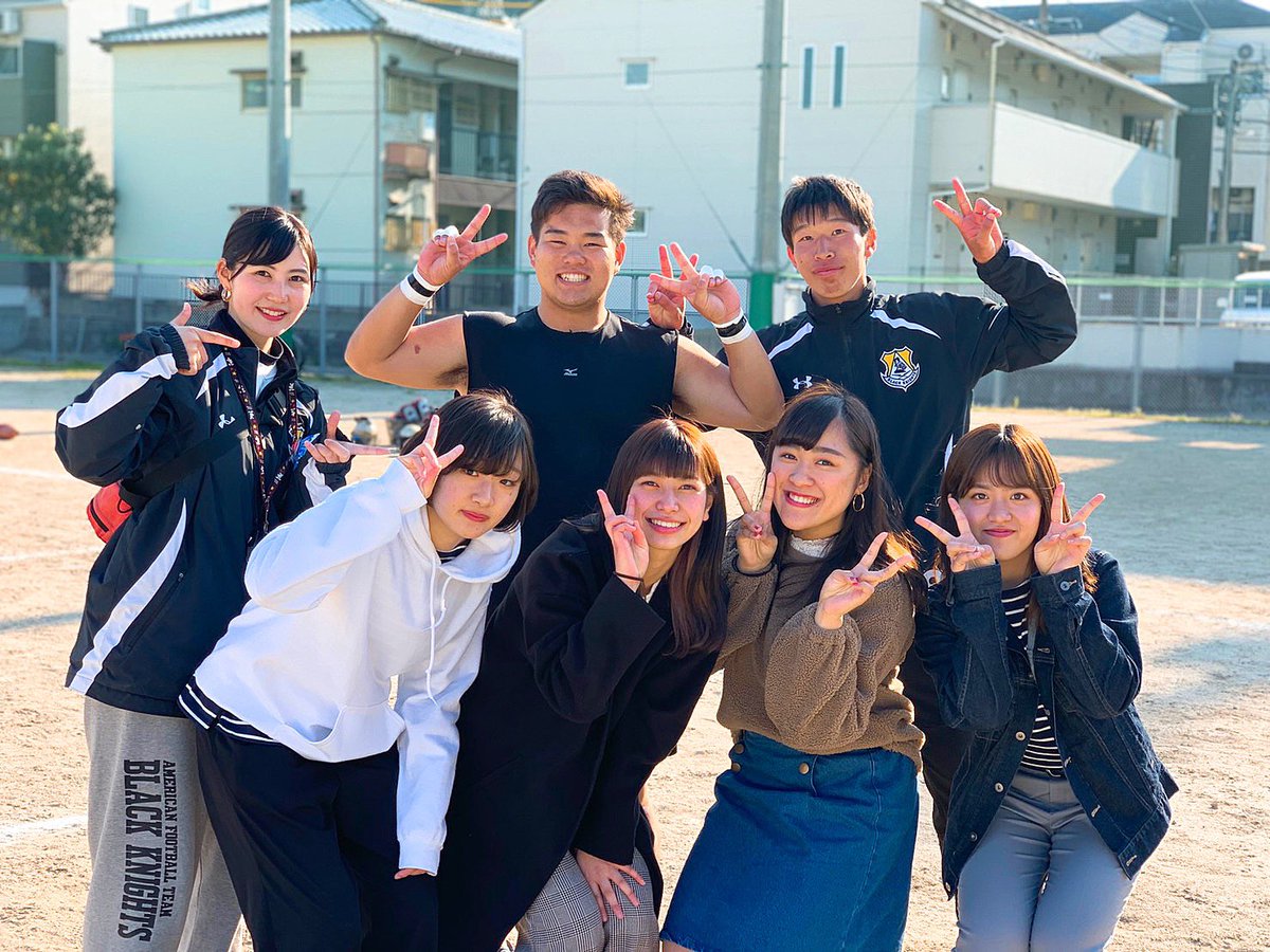 BlackKnights202's tweet photo. 初めてのフラッグフットボール大会は37名の新入生が参加してくれました🏈

少しはアメフトが楽しいスポーツだと知ってもらえたと思います💪

まだまだ新歓、体験会は続きますので、どんどんご参加ください！

#春から福大 #福岡大学 #BlackKnights #アメリカンフットボール #FUBK #GOAT #九州制覇 https://t.co/9g5cxFvURi