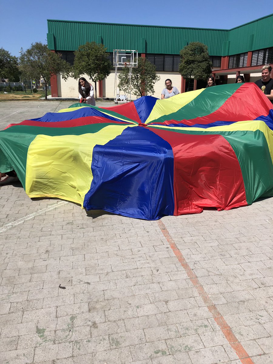 1ºASCT. Practicando #juegos #miniclub #animaciónturística <a href="/IesPSur/">IES Polígono Sur</a> <a href="/asctpsur/">@asctPSur</a>