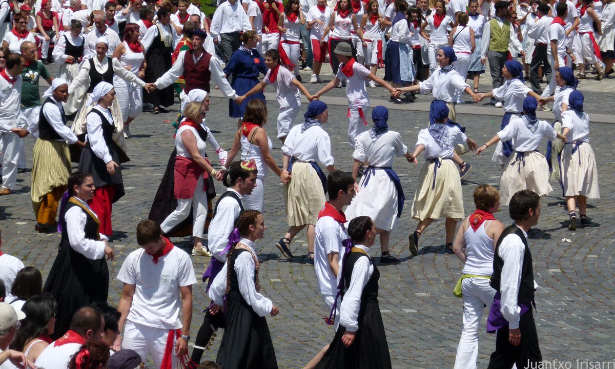 irenecine_'s tweet image. #autreregard #paybasque Les San Fermin sont bien plus que les taureaux