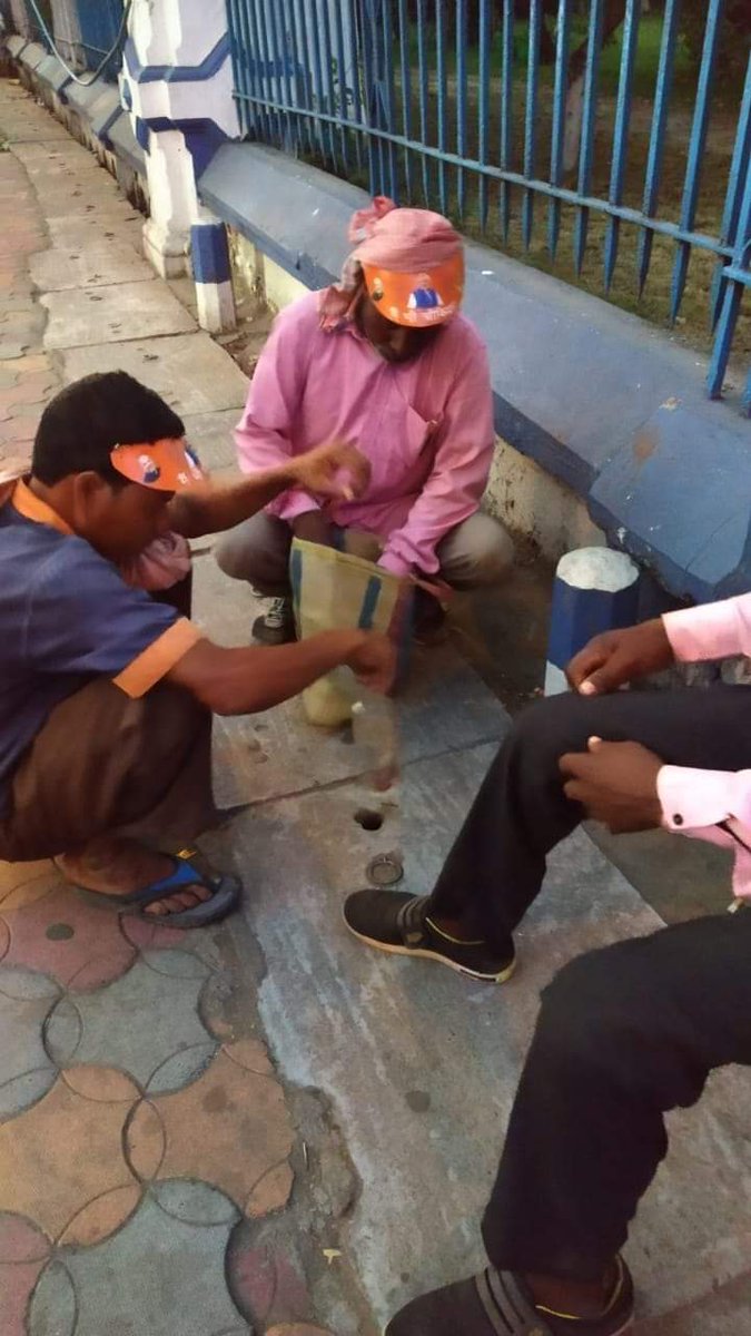 GargaC's tweet photo. Even BJP supporters couldn't take trauma of Gujarati mafia Dhokla King continuously lying to them after landing in Bengal. To drown their sorrow &amp; hopelessness, they are drinking. I congratulate them because this might be the only way in which BJP contributes to Bengal's revenue. https://t.co/UUbMalHMsf