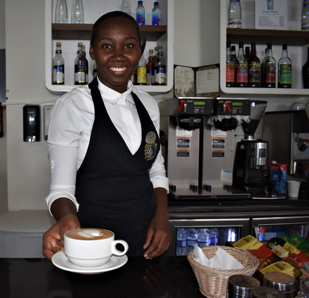 royaltonnegril's tweet photo. A pleasant smile to accompany a warm experience. We are all ready to serve you at #RoyaltonNegril. https://t.co/KdvOyXkrVF