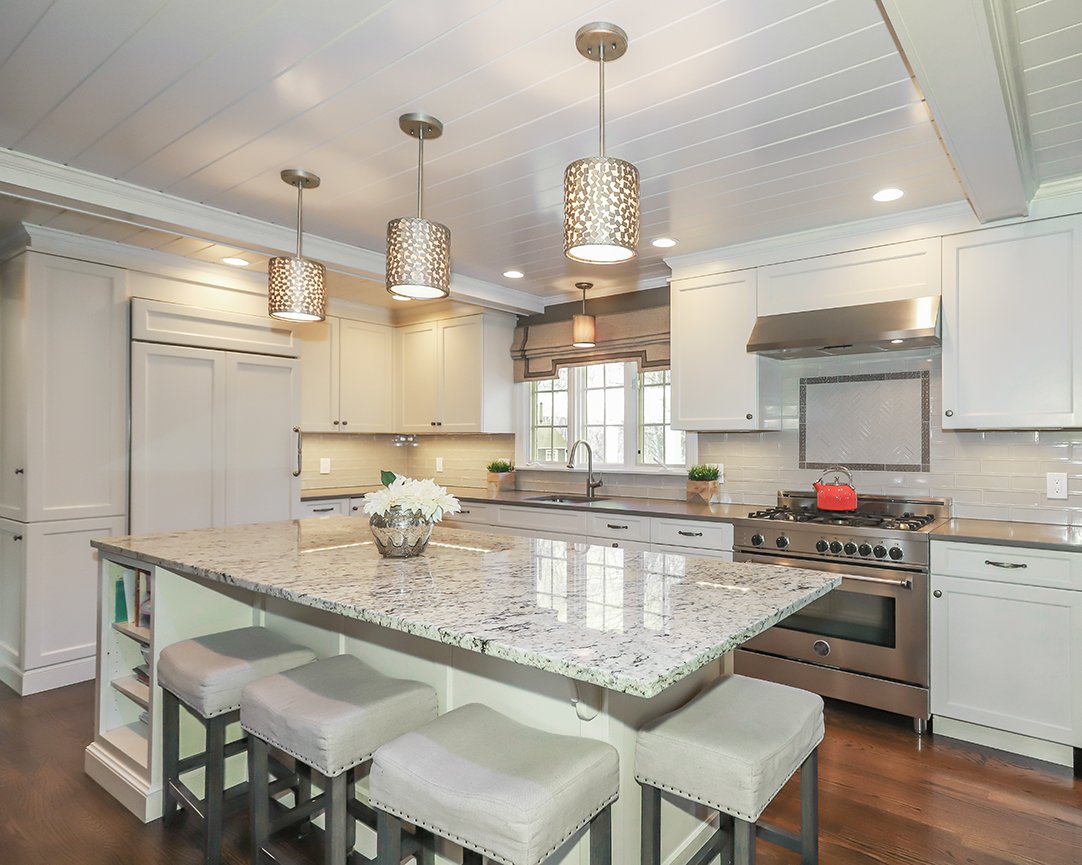 KenPremier's tweet photo. Custom kitchen with v-groove ceiling panels, built up beams, & crown molding | Premier Builders | Boston, North Shore, MA Builder
#procabinetmaker #highend #builders #custom #kitchen #ceiling
kitchen design: Andrea Avery Design
photographer: Andrew Swaine
https://t.co/lTe7AEuWuf https://t.co/v5xPKLSnGK