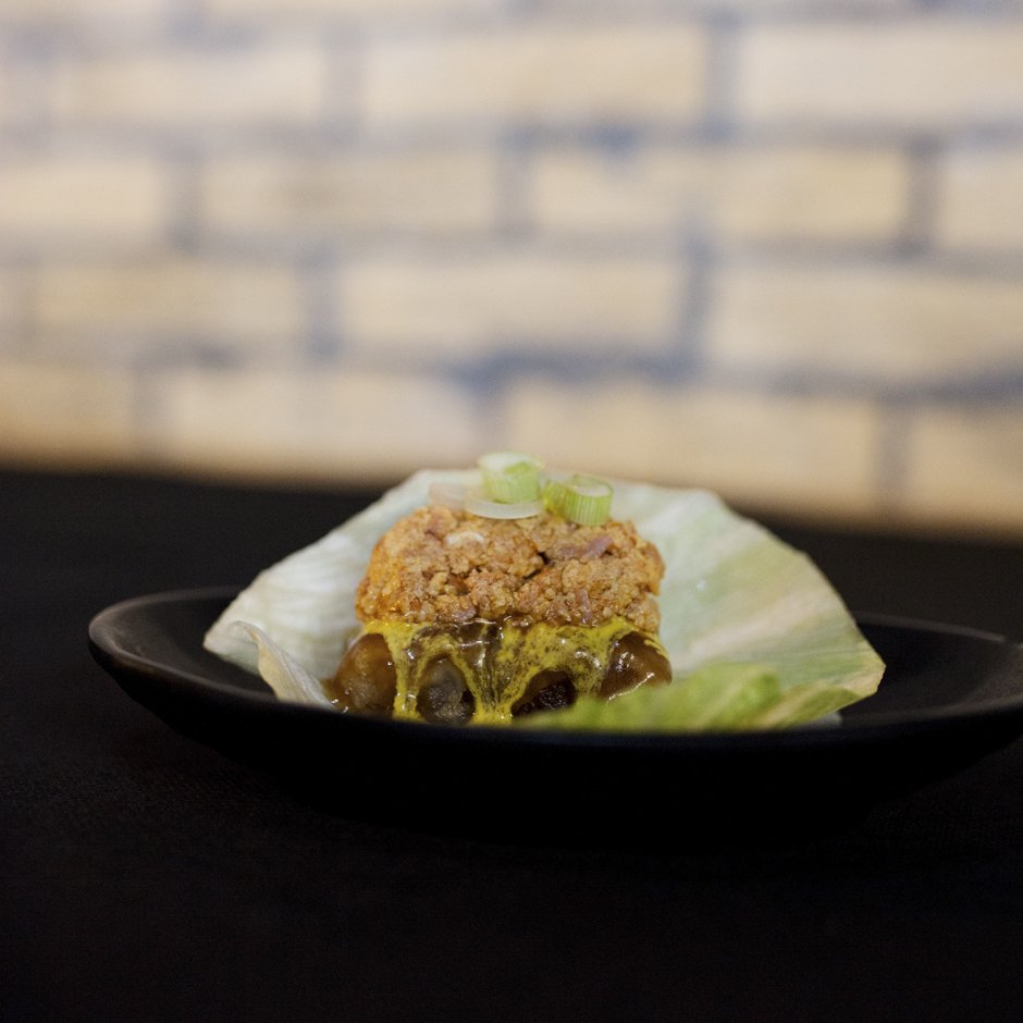 Aún no conoces el placer absoluto:🍽
Rollito vietnamita con picadillo de chorizo y salsa chifa⚡
.
.
#cilindro #cilindrorestaurante #restaurantesmadrid #madrid #peruano #asturiano #gastronomy #foodies #foodiesmadrid