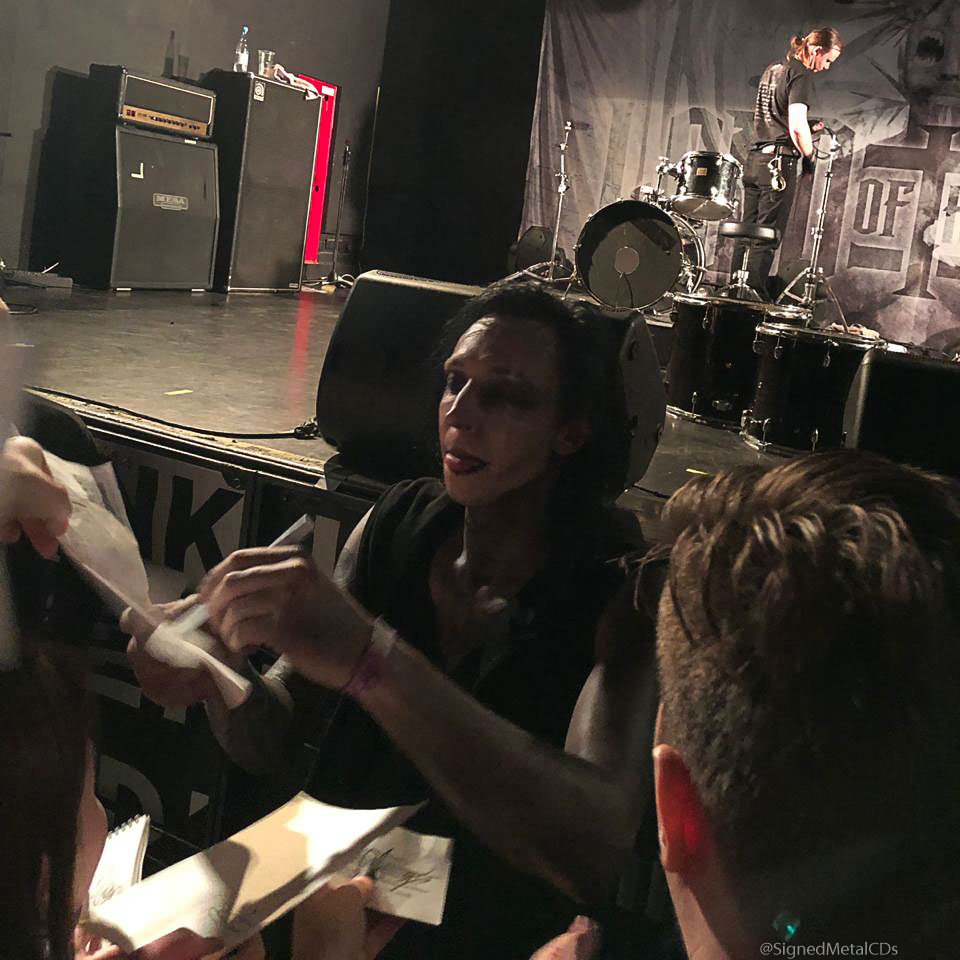 metal_ds's tweet photo. Lord Of The Lost - Thornstar (2018).
Napalm Records (Soyuz Music)

Signed by all band members. Date: 23.02.19. Location: Club Zal 

#signedmetalcds #lordofthelost #lotl #industrial  #GaredDirge #ClassGrenayde #ChrisHarms #PiStoffers #NiklasKahl https://t.co/ozRye7ZpJc
