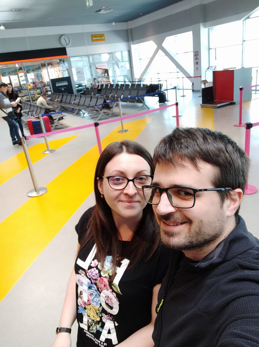 claudiuapetrei's tweet image. #myclojurestatus destination amsterdam.  #DCD19 , my first #clojure conference  🇷🇴 🤓