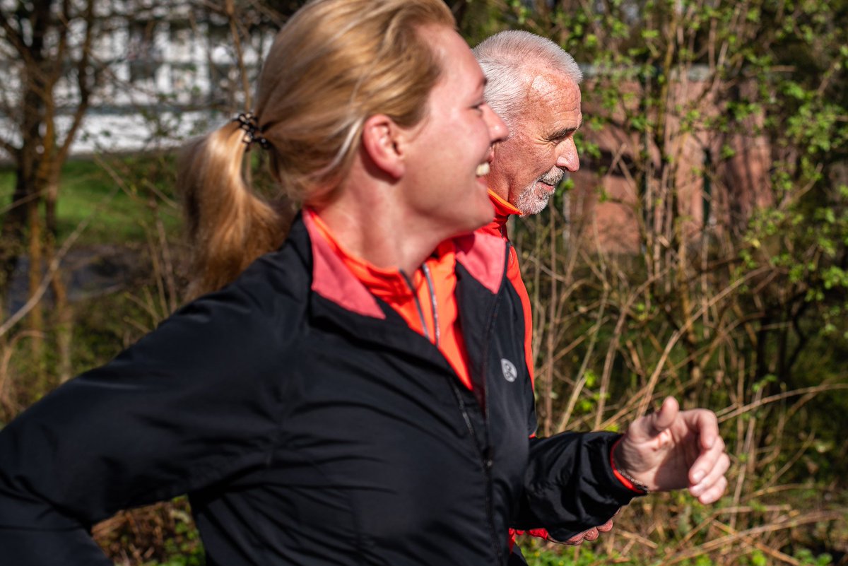 DordtSport's tweet photo. Ruud van Balkom (winnaar “Sportprijs van de Stad Dordrecht”) helpt al tientallen jaren geheel belangeloos andere hardlopers. “Als je iets weet, dan moet je het doorgeven,” licht Ruud zijn bereidheid om te helpen toe. Lees zijn hele verhaal: 
https://t.co/qvnmcucHZv https://t.co/lMJEe0RLqQ