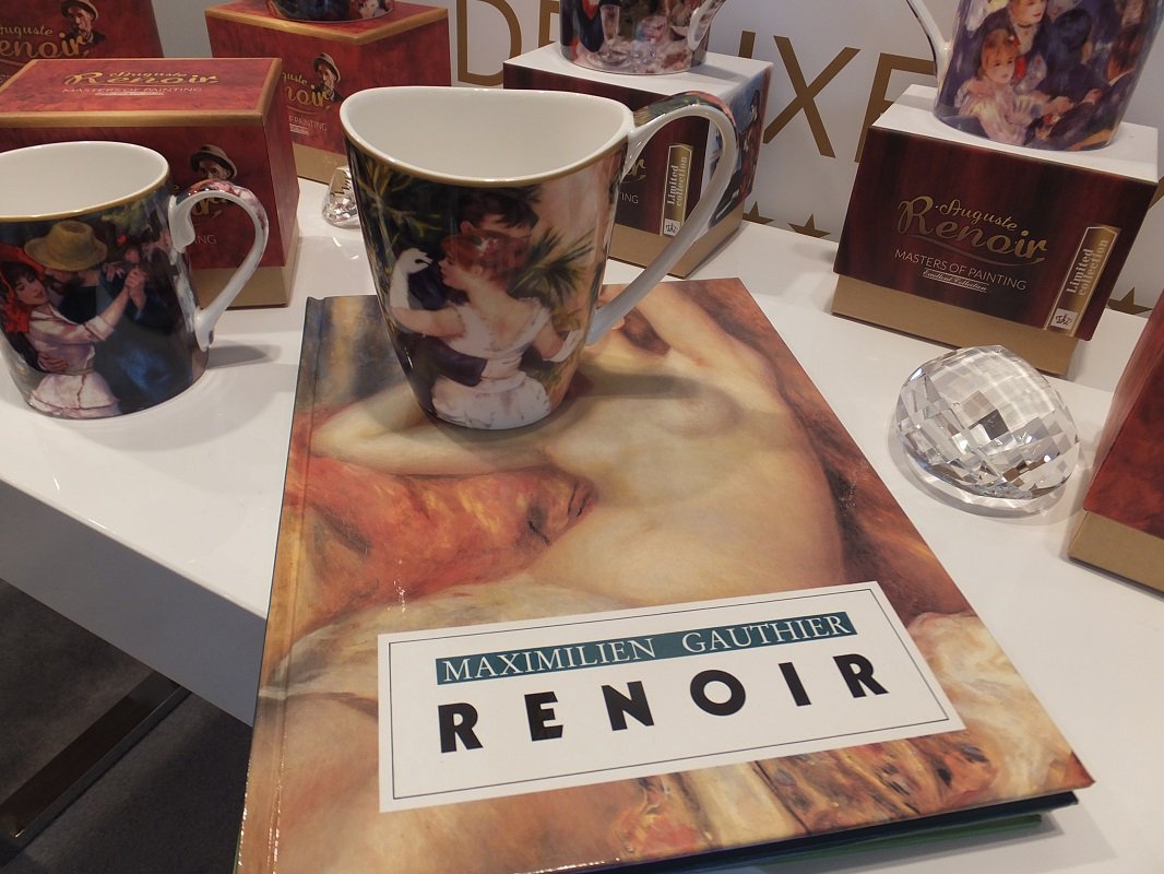 💫 The unconventional shape of the cups is unique 💫  Dance in the city - August Renoir Porcelain Collection 💫 MORE bit.ly/2Ec1y5q 💫 For Interior Decor &amp; retails.
.
#interior #interiordesign #interiordecor #interiorstylist #interiors #luxuryinterior