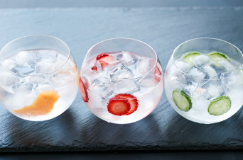 Orange peel, strawberry or cucumber? There are plenty of ways to add a fruity zest to your gin and tonic! So which would you choose?

Pic by <a href="/loveandoliveoil/">Lindsay Landis</a>