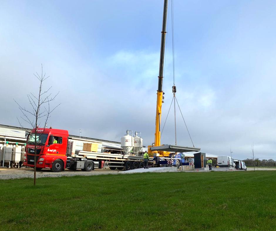 Aujourd'hui, on met en place le pont bascule.
Objectif ? Récolter un maximum d'informations sur nos #récoltes pour + de précision sur nos #coûts alimentaires. 👍