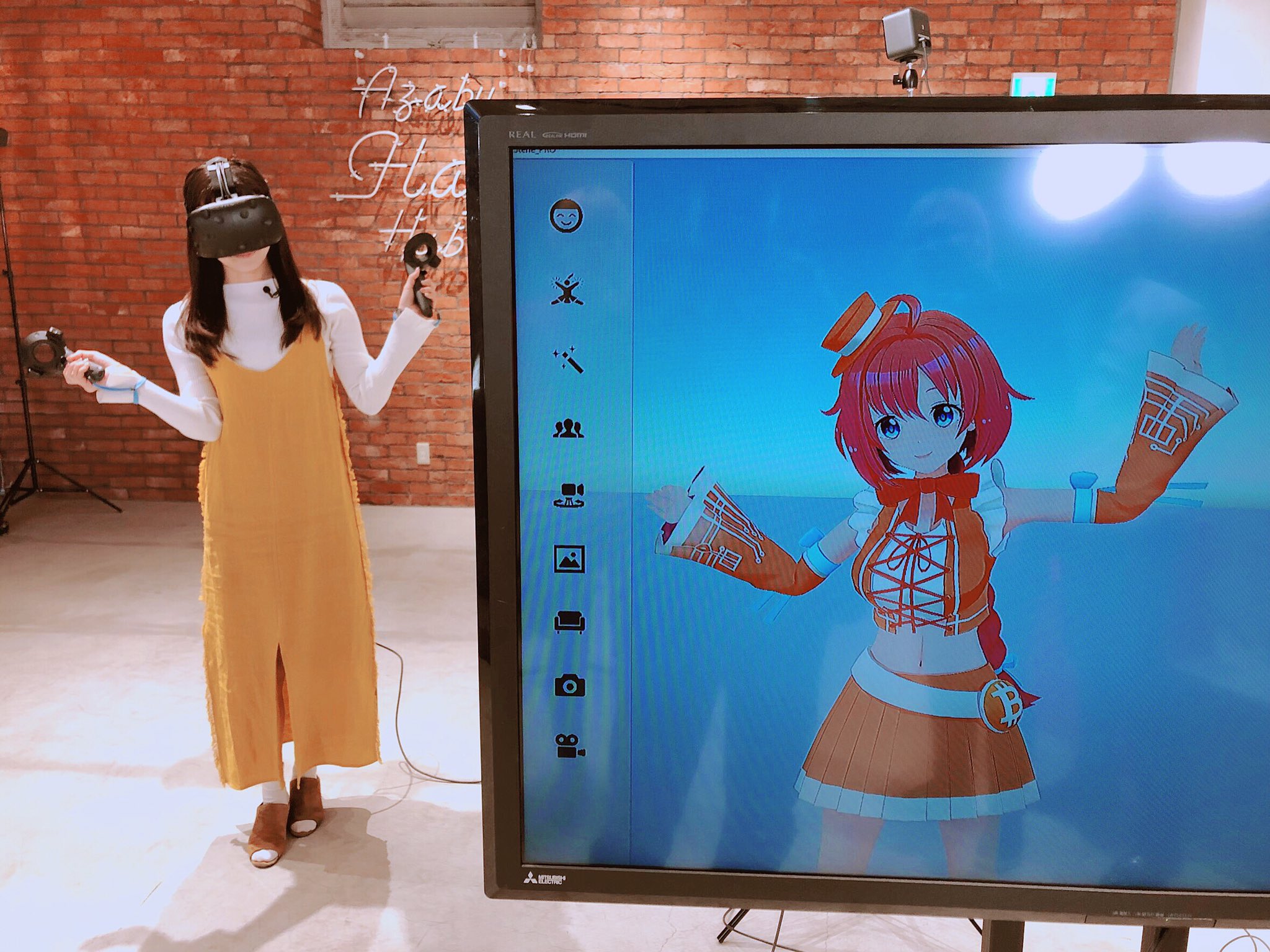 榎本麗美 宇宙キャスター ロケで 話題のvtuber体験をしてきました 力の限りアニメ声を発し 暴れ回り 筋肉痛です 笑 Vrやっぱりいいなあ Vr付けたままバーチャルの毎日を過ごしたい Vチューバー Vtuber Vr T Co C3roqw3wsh Twitter