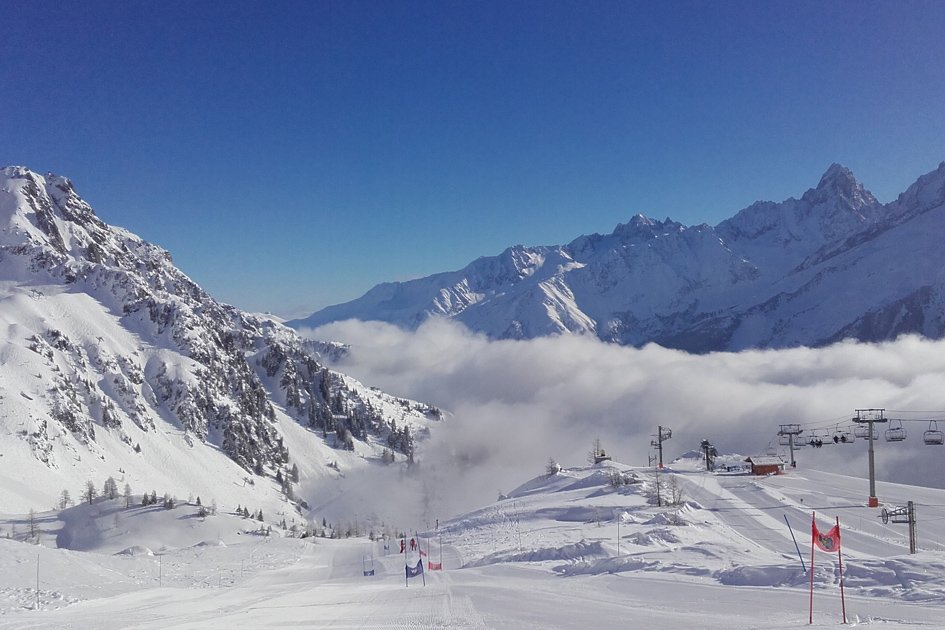 skiinluxury's tweet photo. Chamonix is the ideal place to get the most out of your #snowboarding holiday whatever your style or level! https://t.co/9I51H1HX2G
@SeeChamonix @Chamonix_France #Chamonix #Snowboard #SnowboardingHoliday #Snowboarder #SnowPark #SkiResort #SnowboardingLessons #SkiHoliday #TheAlps https://t.co/M0wbeN9a9L