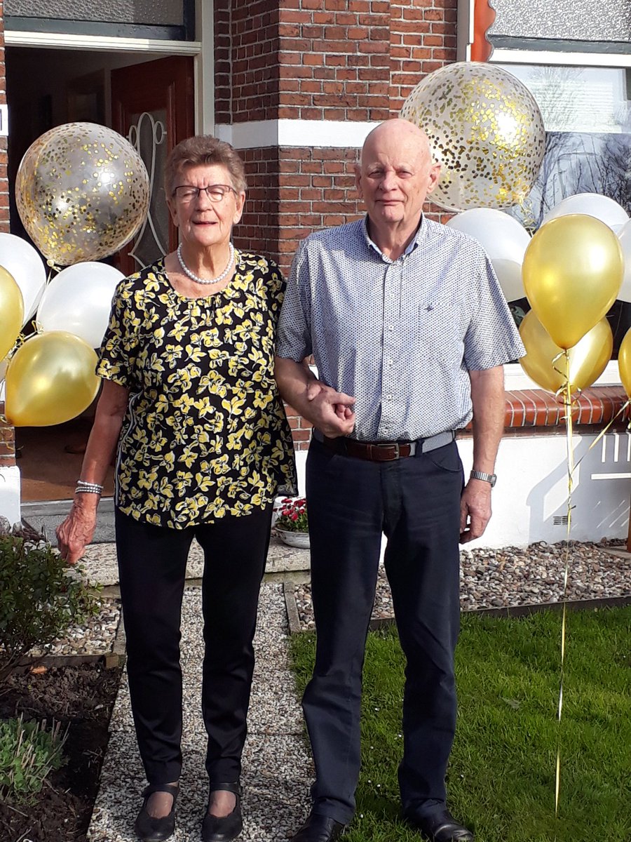 Tinus105's tweet photo. Hoppa! Lieve ouders 50 jaar in de echt. Ik blijf het toch zeggen: IK BEN NIET DE OUDSTE THUIS! https://t.co/EC5rDd76S5