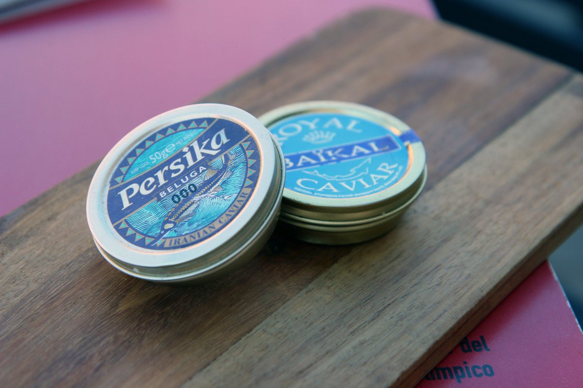 Dicen que los mejores sabores van en latas pequeñas, ¿o no era así?

#ElReblochón #Tabernailustrada #Ultramarinosilustrado #ProductosGourmet #Foodie #Montecarmelo #ClaraDelRey