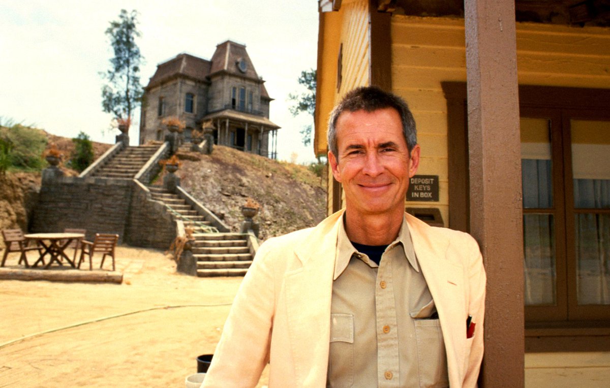 Dylan Dog 4月4日は僕たちの名優アンソニー パーキンスの誕生日 1932 幼少より俳優を志し舞台で研鑽を重ね53年映画初出演 56年 友情ある説得 でオスカー候補となり60年 サイコ での狂気の熱演に世界が震撼 仏語に堪能で欧州映画にも多く出演