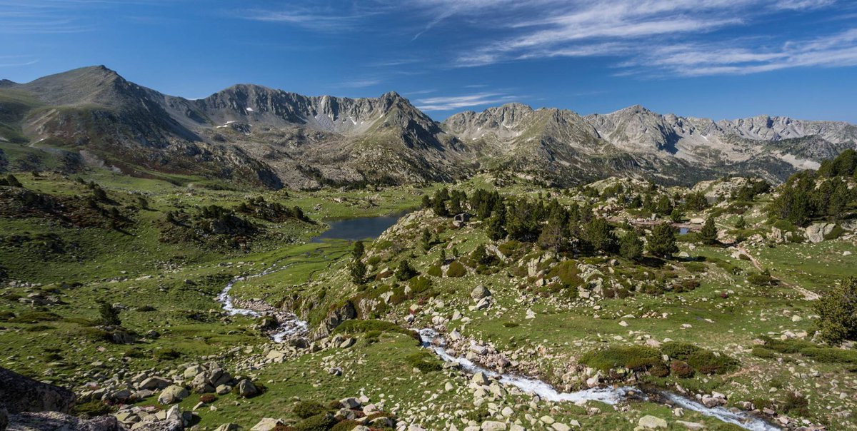 tfrontcapdelrec's tweet photo. Una de les millors coses de la Transfronterera Cap del Rec 2019 és passar per 
@ValldelMadriu 😍
Us ho perdreu?
El dissabte 8️⃣ de juny us hi esperem!
#TFrontCapdelRec2019
@CampBaseOutdoor https://t.co/zHmiacfA2N