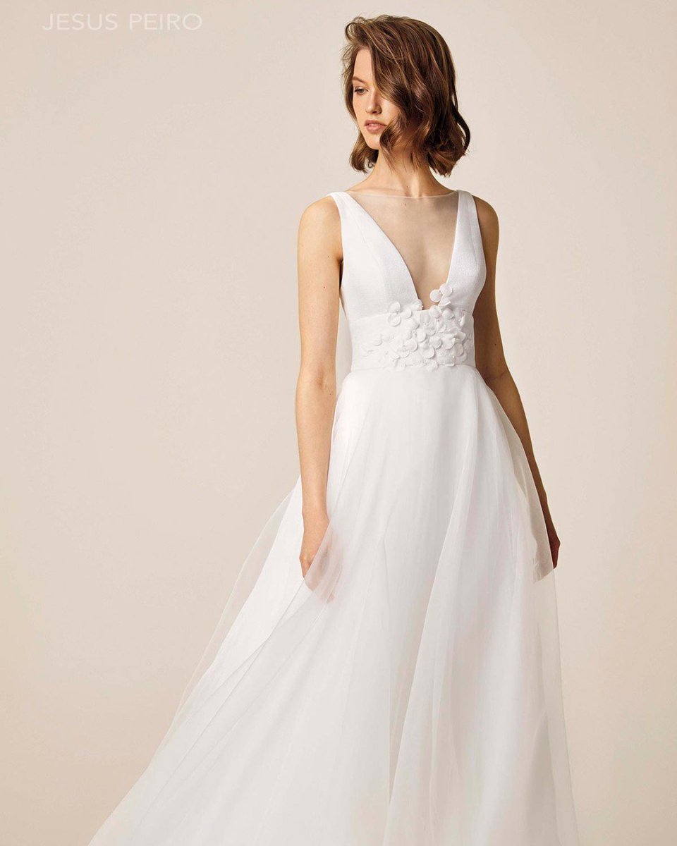 hsbridal's tweet photo. JESUS PEIRO TRUNK SHOW - APRIL 12TH AND 13TH✨

Book now to see the gorgeous new collection and enjoy a glass of bubbly!! 10% discount will be applied to all Jesus Peiro orders made over the trunk show weekend ❣️ https://t.co/4z4X2Rsa8I