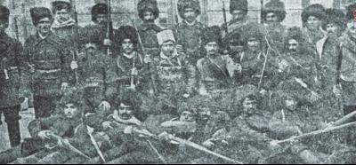 20. yüzyılın başlarında Hakkâri’nin de bağlı bulunduğu Van ve çevresi, 1915 yılında Rusya tarafından işgal edilir.

1917’de imzalanan Erzincan Mütarekesiyle Rus askerleri bölgeyi terk etmeye başlar.

2 Nisan 1918’de Osmanlı ordusunun bölgeye gelmesiyle Van işgalden kurtulur.