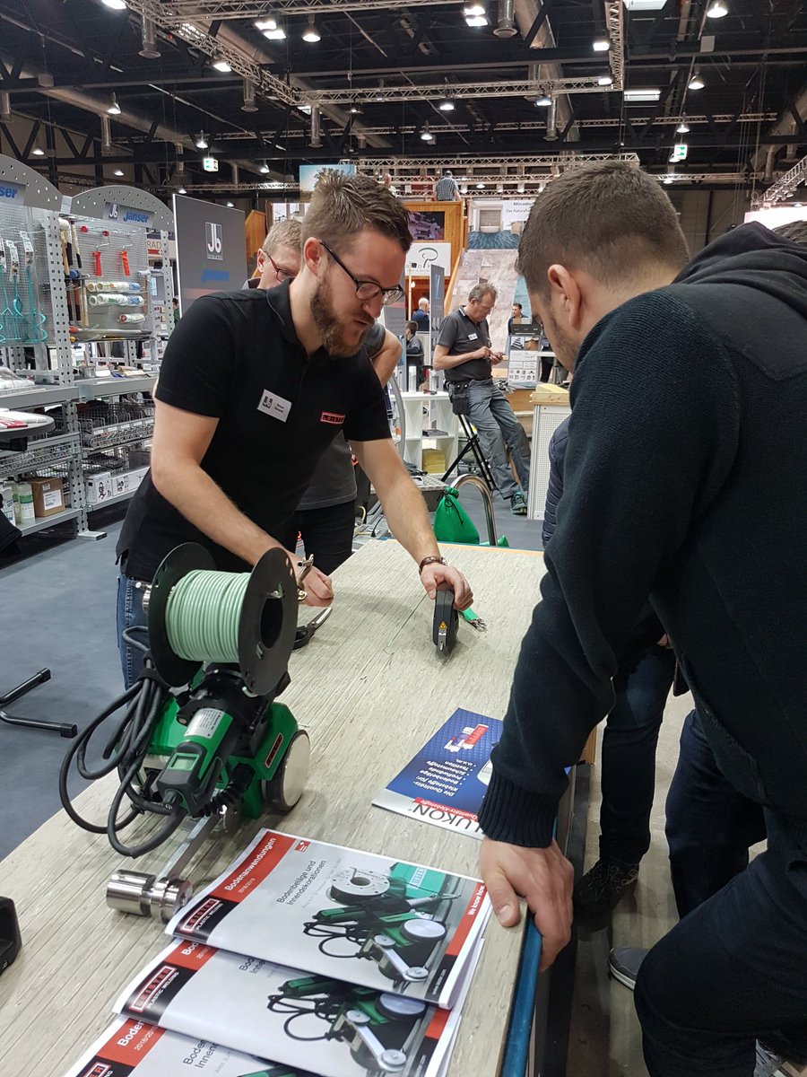 leisterworld's tweet photo. Wir sind diese Woche an der #suissefloor in Luzern. Besuchen Sie uns in Halle 2 / Stand 2021. Profitieren Sie von unseren interessanten Messeaktionen #Leister #Heisslufthandgeräte #TRIAC, #Schweissautomaten #MINIFLOOR #UNIFLOOR #Fugenfräser #GROOVER #GROOVY https://t.co/d0rNs7mLuJ